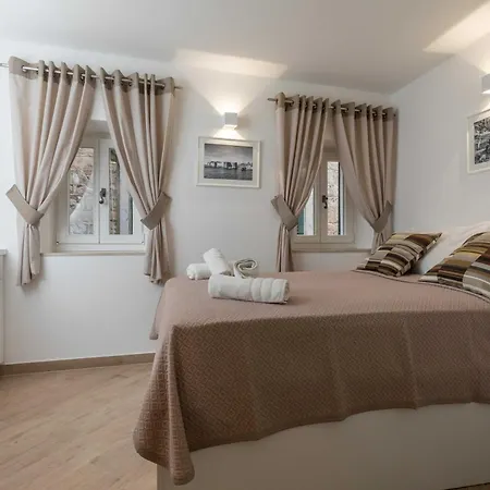Casa vacanze Palmotta Old Town House *